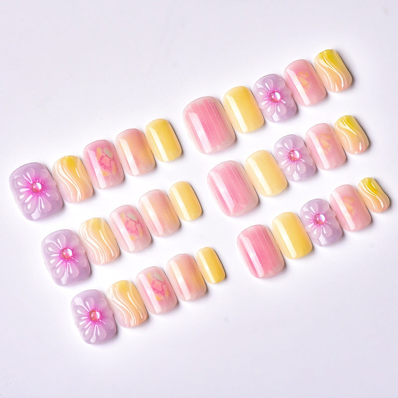Künstlerisches Floral Press-On Nails Set Brehn