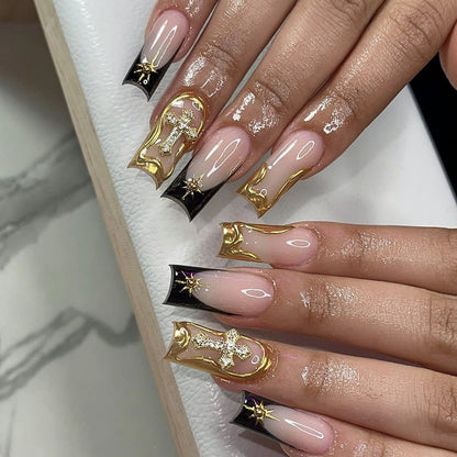 Kunstnagelset mit elegantem Schwarz-Blush-Design und 3D-Akzenten Brehn