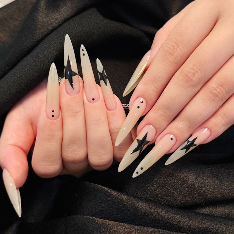 Künstlerische Lange Stiletto-Nagelverzierungen Brehn