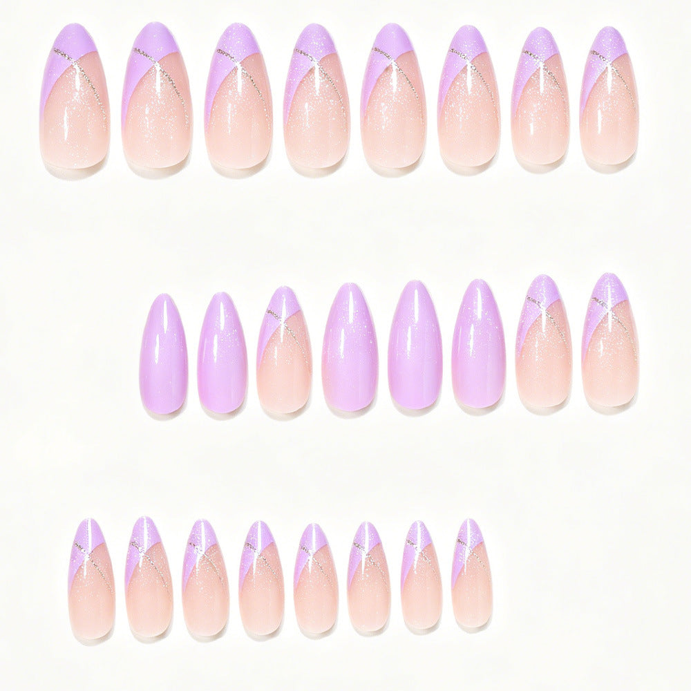 Stiletto-Nagelkunst-Tips mit goldenen Akzenten Brehn