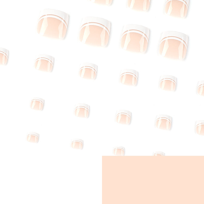 Kunstvolle Fußnagelkunst mit elegantem French-Tip Design Brehn