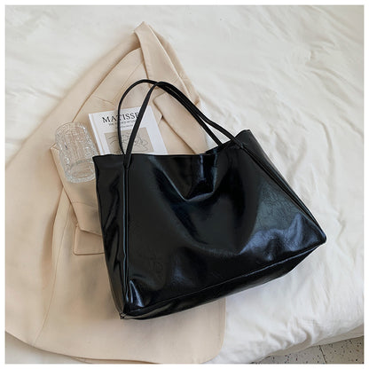 Elegante vegane Leder-Handtasche