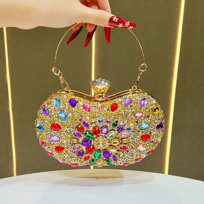Aufwändige, mit Kristallen verzierte Abend-Clutch