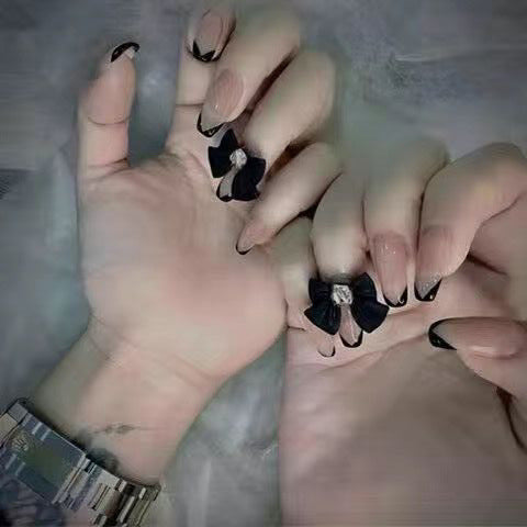 Dekorative Blumen Nagelkunst