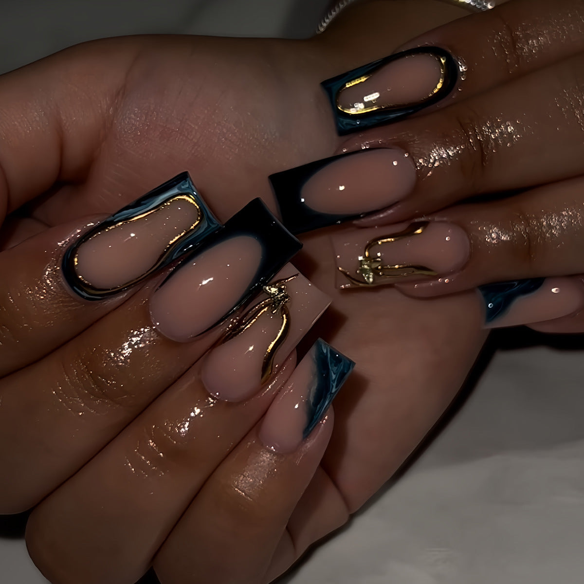Künstlerisches Statement Press-On Nail Enhancements Brehn