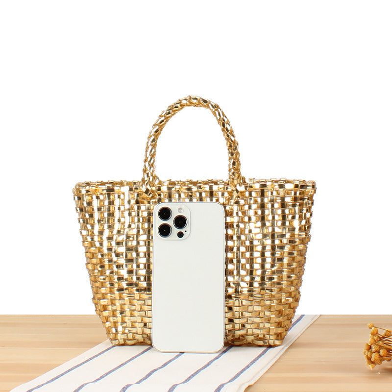 Handtasche Aus Geflochtenem Naturmaterial mit Eleganten Akzenten Brehn