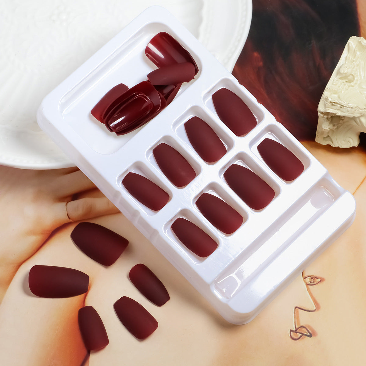 Künstlerische matte Press-On Nagelspitzen Brehn