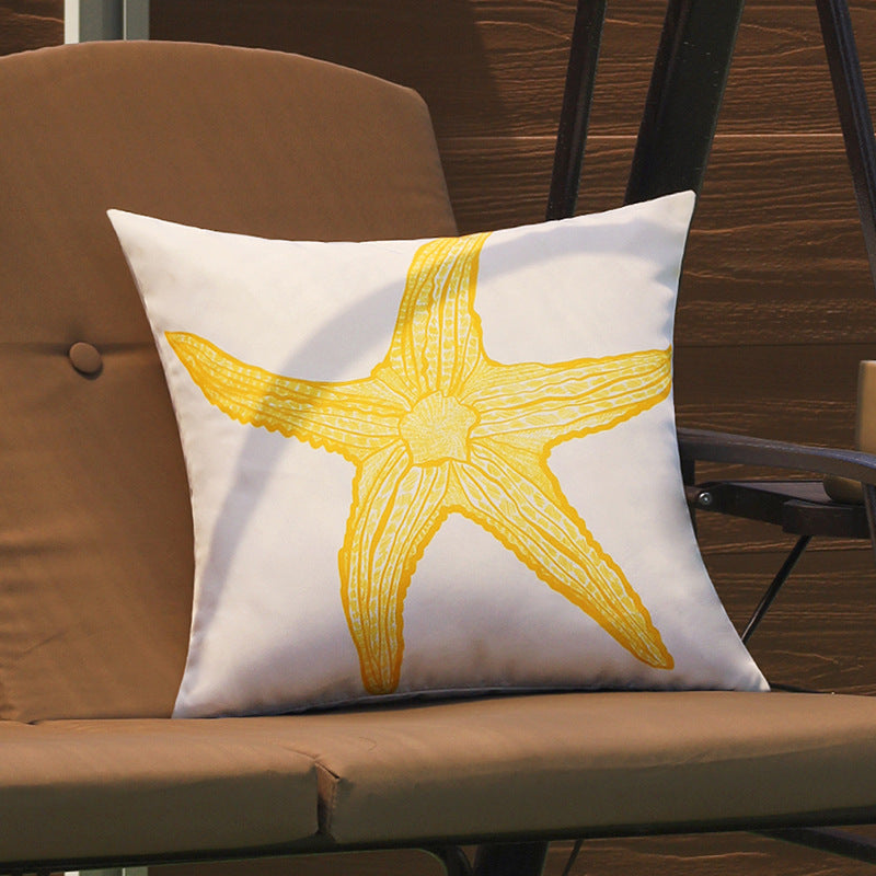 Quadratischer Outdoor-Kissenbezug mit großflächigem Seestern‑Motiv aus wasserabweisendem Polyester Brehn