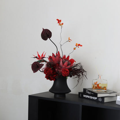 Künstlerisches florales Tischmittelstück Arrangement