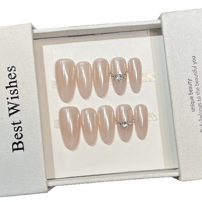 Elegantes dekoratives Press-On-Nagelset mit Strass-Akzenten Brehn