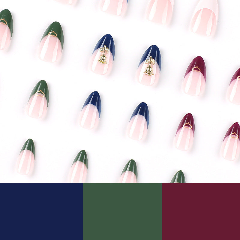 Kunstvolle Nagelspitzen mit Glamourösen Akzenten Brehn