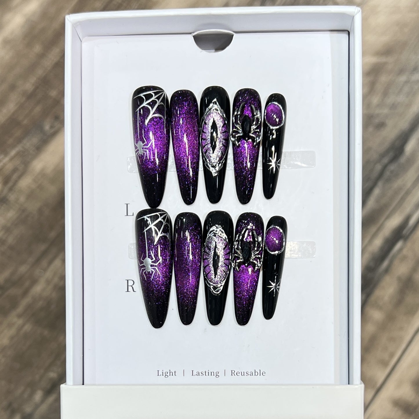 Glamouröses Stiletto Druck-On Nagelkunst-Set mit himmlischem Design Brehn