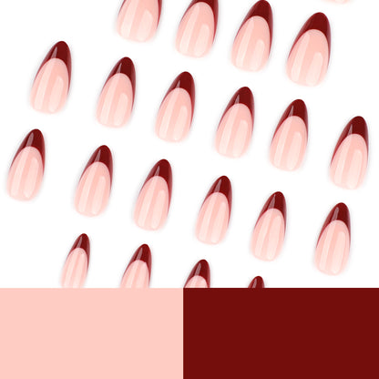 Kunstvolle Nagelkunst mit elegantem French-Tip und stimmungsvollem Design Brehn