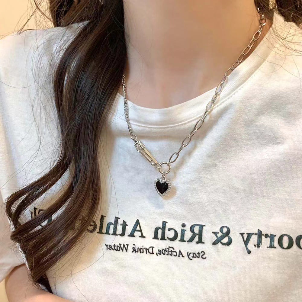 Herzförmige Anhängerhalskette mit Kette Brehn