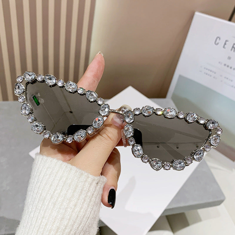 Damen Glamouröse Cat-Eye Sonnenbrille mit funkelnden Strassdetails Brehn