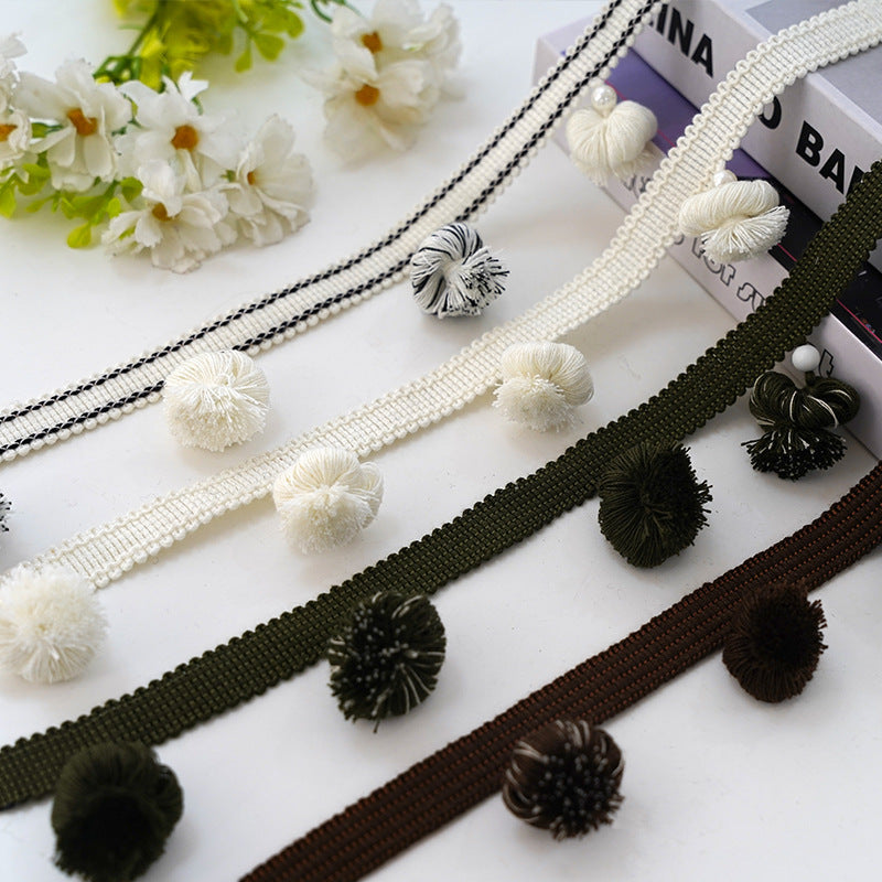 Dekorative Vorhangborte mit Pompons Brehn
