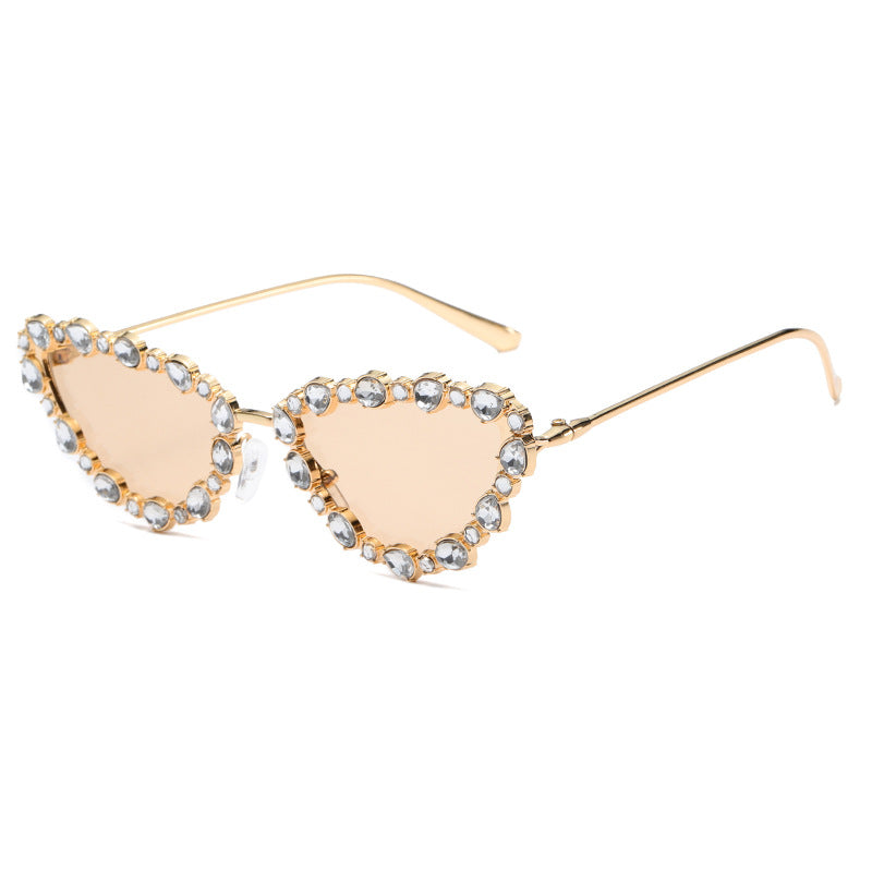 Damen Herzförmige Designer-Sonnenbrille mit glamourösem Kristallrahmen Brehn