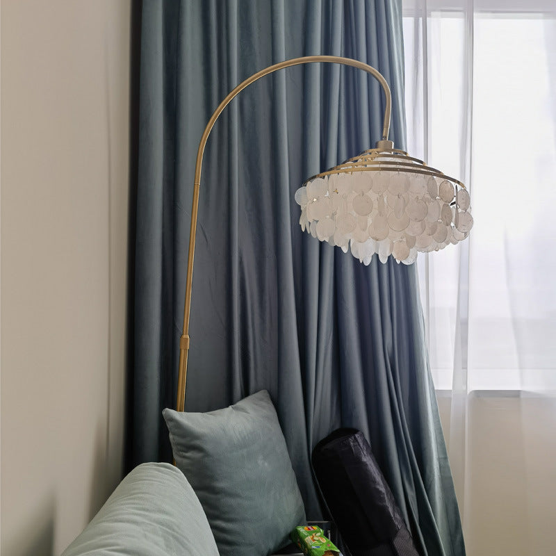 Elegante Muschel-förmige Stehlampe