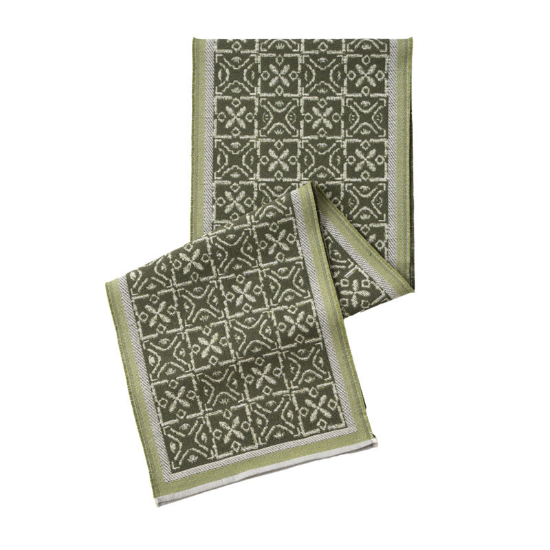 Dekorativer Tischläufer mit gewebtem Ornament-Jacquard und fein gesäumten Kanten Brehn