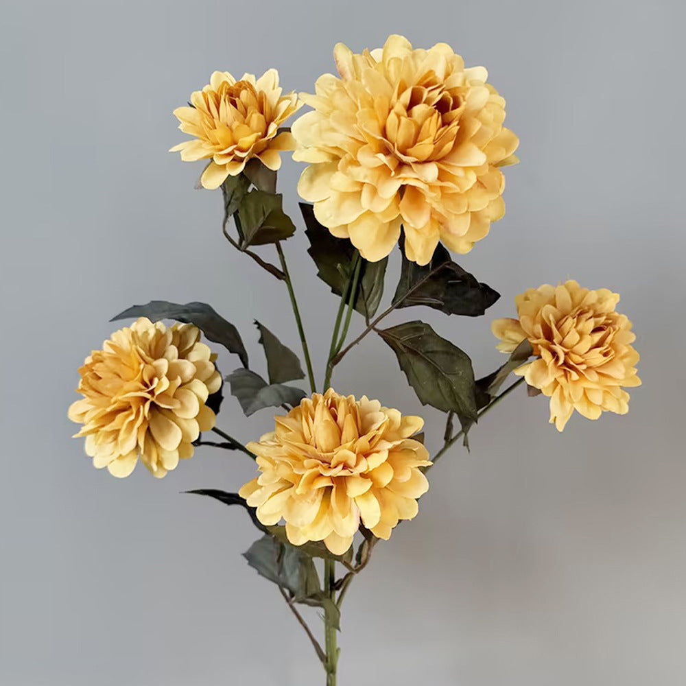 Eleganter künstlicher Dahlienstrauß