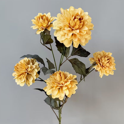 Eleganter künstlicher Dahlienstrauß