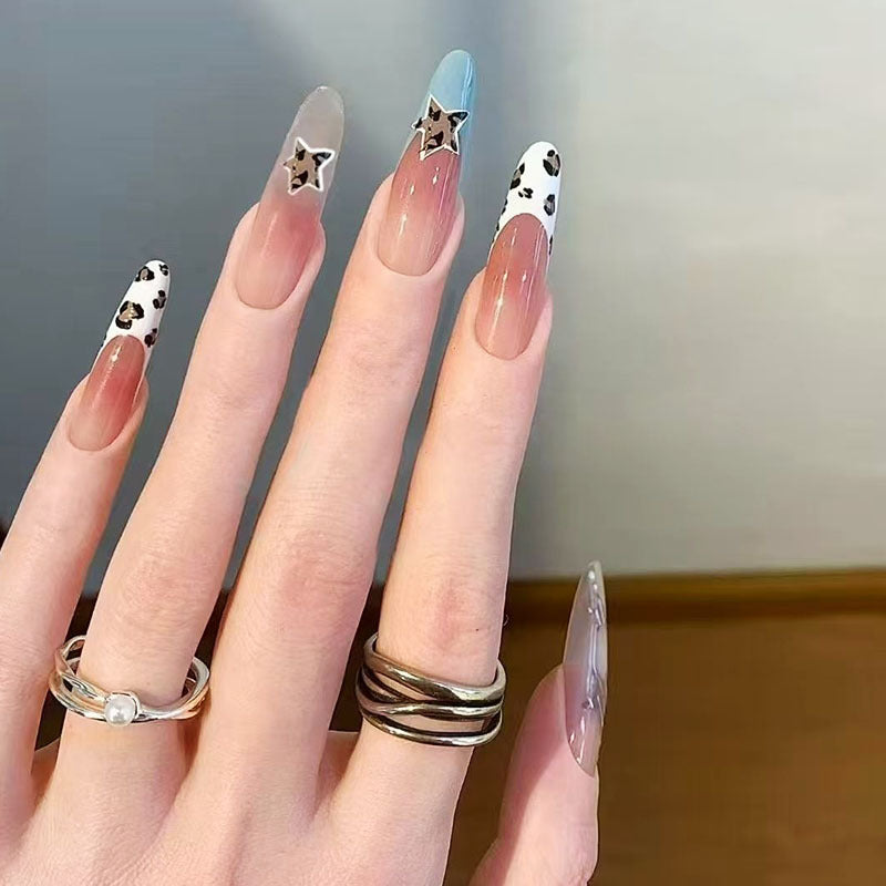 Dekorative Nagelkunst Brehn