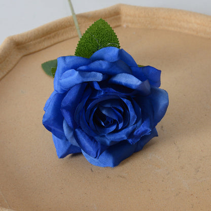 Elegantes Seidentuch Rosenhaaraccessoire