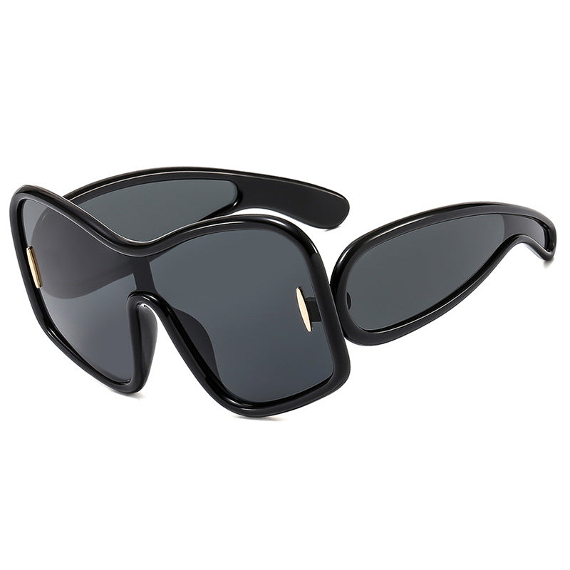 Damen futuristische Sonnenbrille mit extrabreitem Design und schützendem UV-Filter Brehn