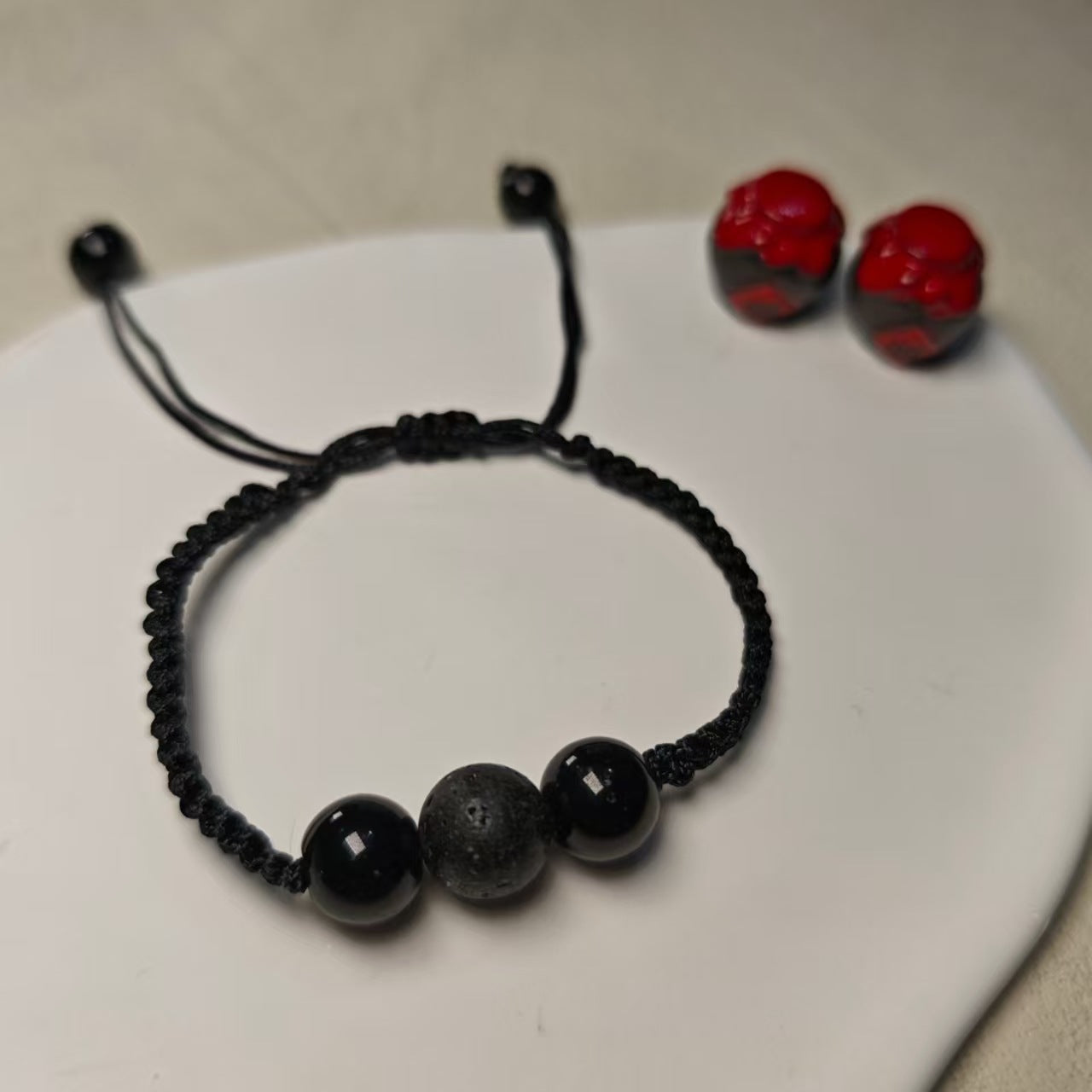 Verstellbares Lava-Stein-Armband Brehn