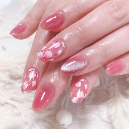 Kunstvolle Premium Nagelkunst mit floralen Akzenten Brehn