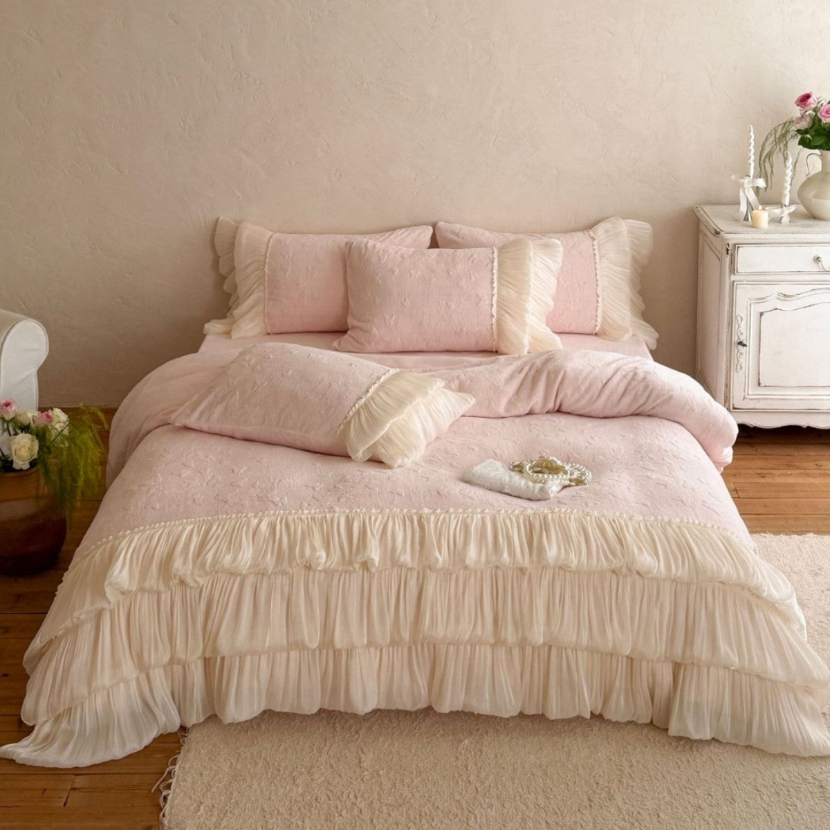 Bettwäsche-Set mit gesteppter Jacquard-Struktur und Plissee-Rüsche