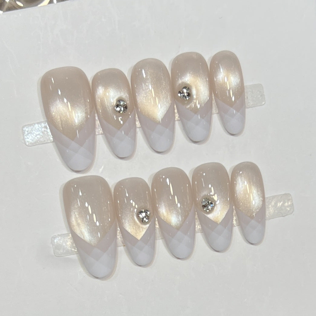 Elegantes geometrisches Press-On-Nagel-Set mit Strassdetails Brehn