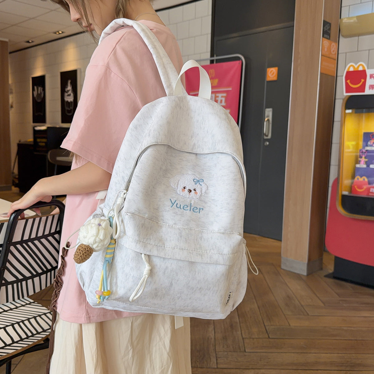Bestickter Charakter-Rucksack Brehn