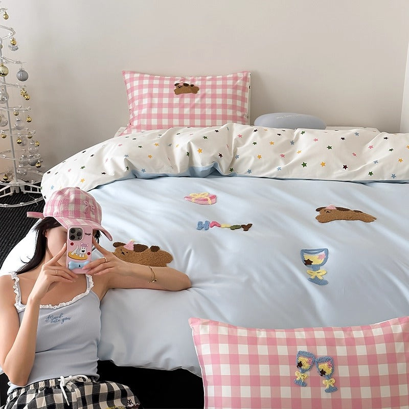 Besticktes Bunny Baumwollsatin Bettbezug-Set mit Gingham Kissenbezügen