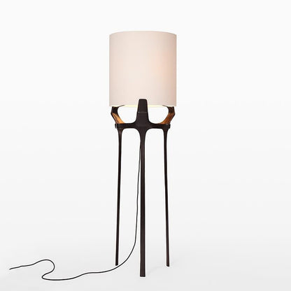 Moderne Stehlampe mit einstellbarer Helligkeit