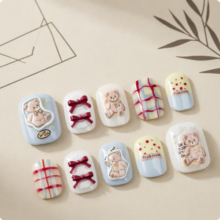 Niedliche Kunstnägel mit Bärchen-Motiv Brehn