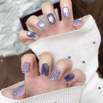 Elegante Strass-verzierte Press-On Nail Art Brehn