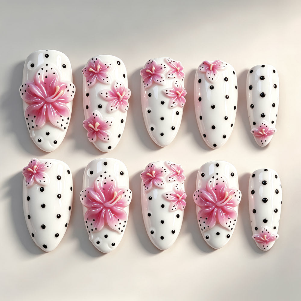 Premium Kunstnägel mit 3D-Blumenmotiv Brehn