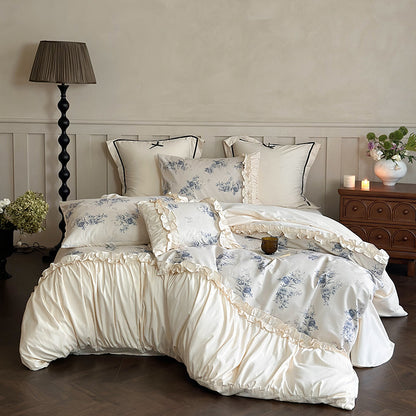 Bettwäsche-Garnitur im Vintage-Floralmotiv mit gerafftem Volant und Schleifen-Kissenhülle