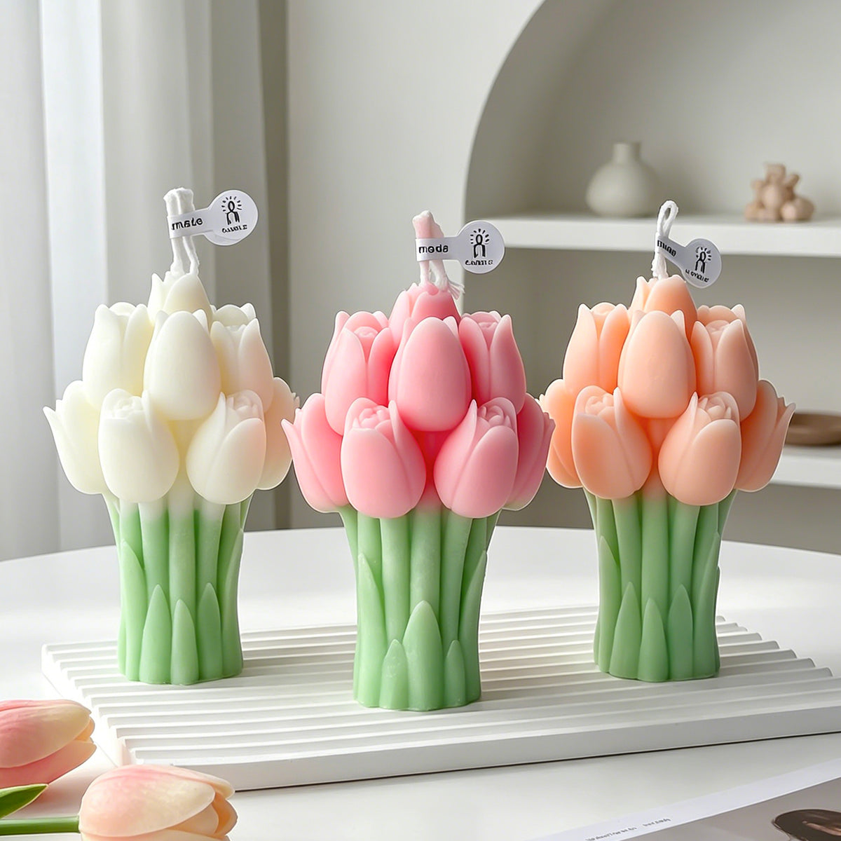 Künstlerische Blumekerze