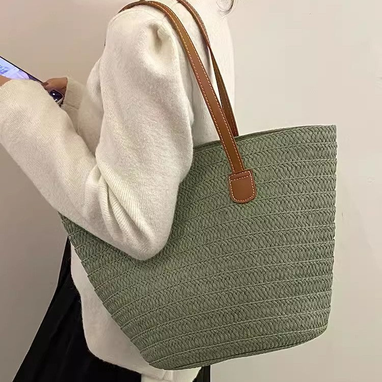 Elegante und Geräumige Strohtasche mit Ledergriffen Brehn