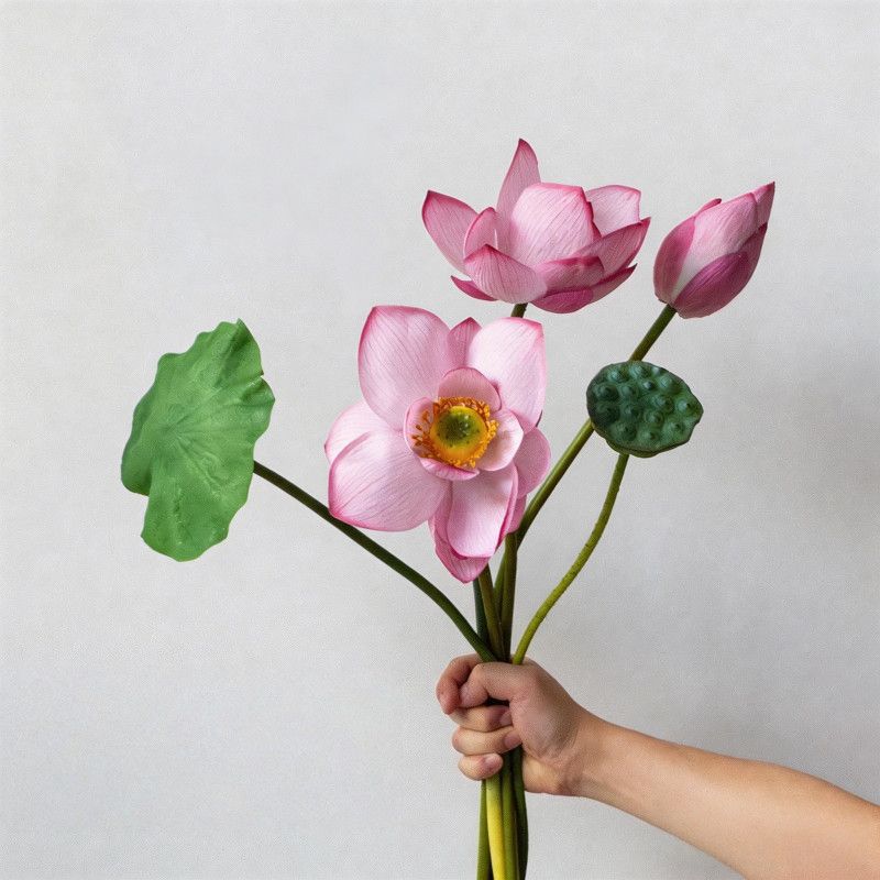 Realistische Lotusblumenarrangement