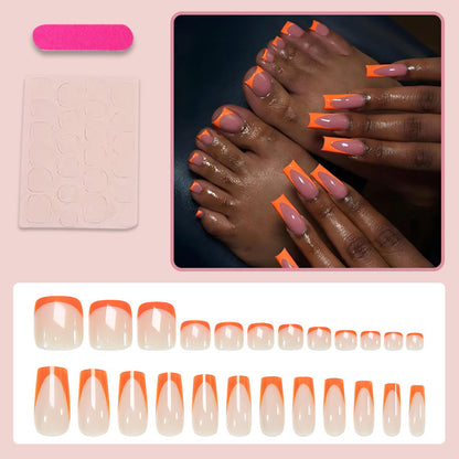 Kunstnagelset mit modernen geometrischen Nageldesigns Brehn