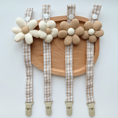 Karo Baumwolle Schnullerband mit gepolstertem geripptem Blumenmotiv und Schnellverschlussclip