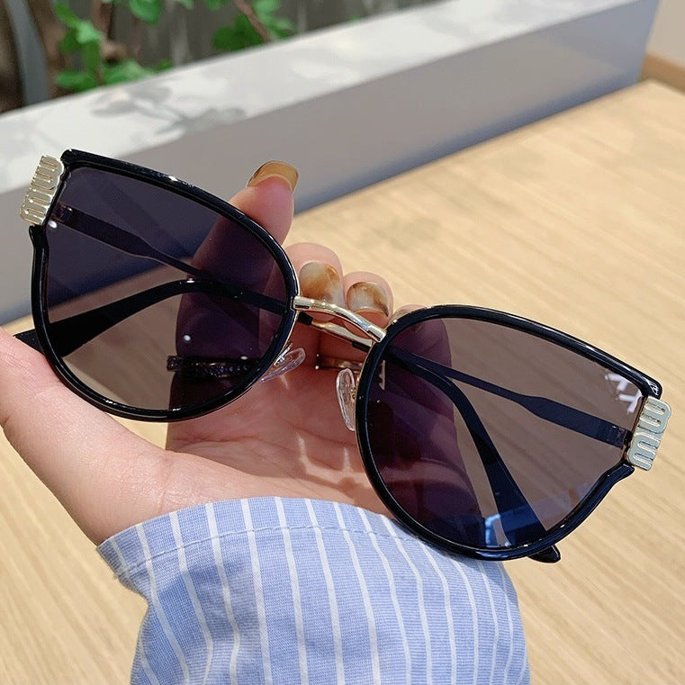 Damen Cat-Eye Sonnenbrille mit eleganten akzentuierten Gläsern Brehn