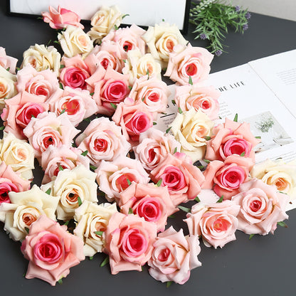Dekorative Blumen für Tischdekoration Zuhause