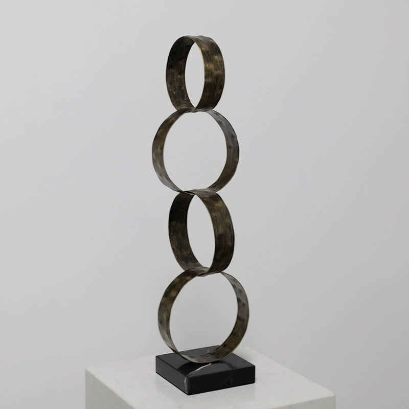 Moderne geometrische Metallsulptur