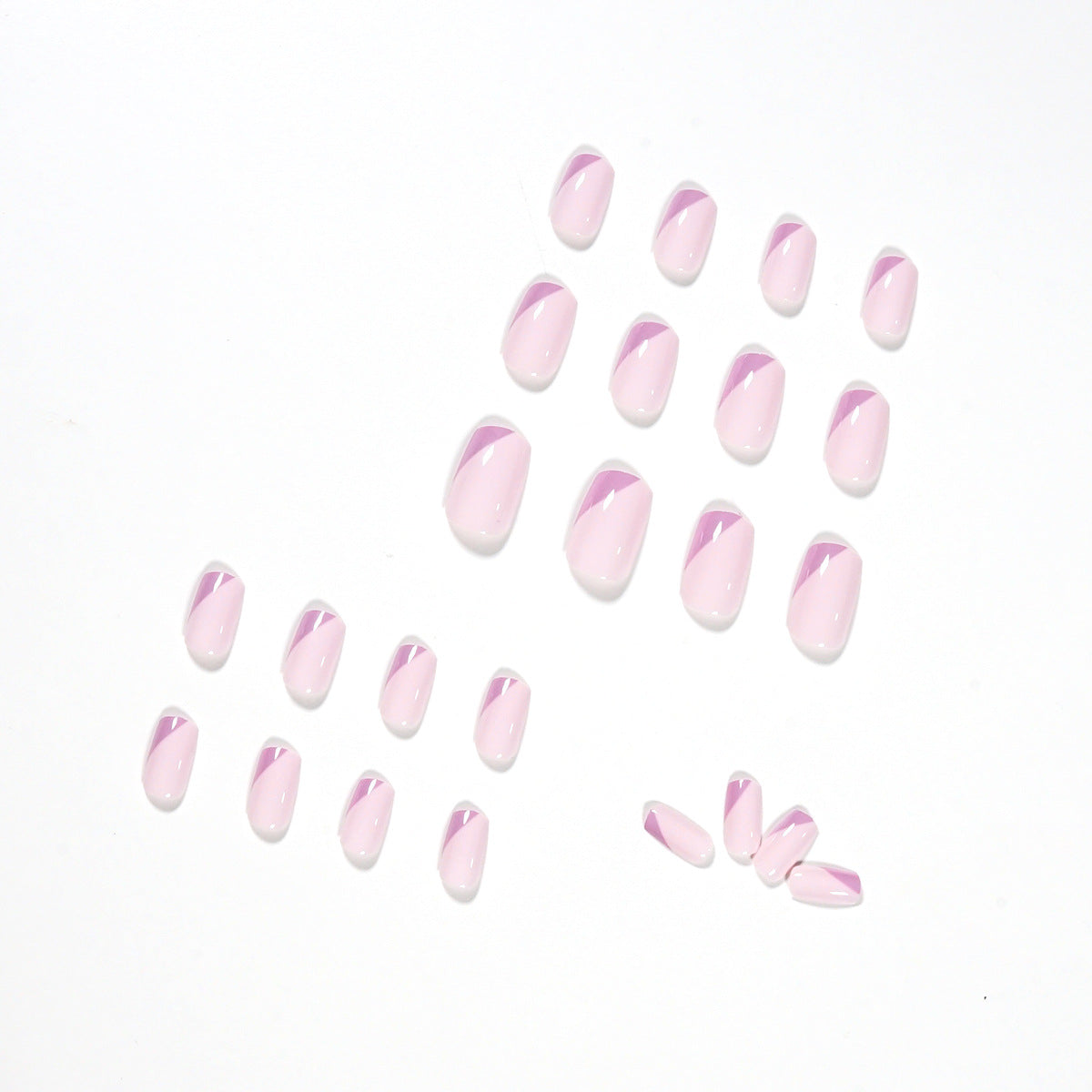 Kunstvolle Nagelkunst mit modernem French-Tip Design Brehn
