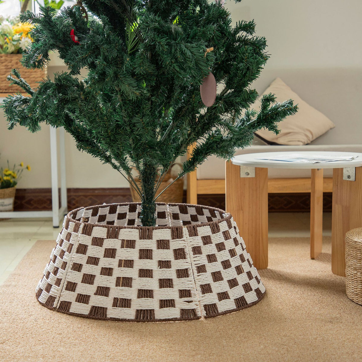 Dekorativer Weihnachtsbaumständer Aus Geflecht Brehn