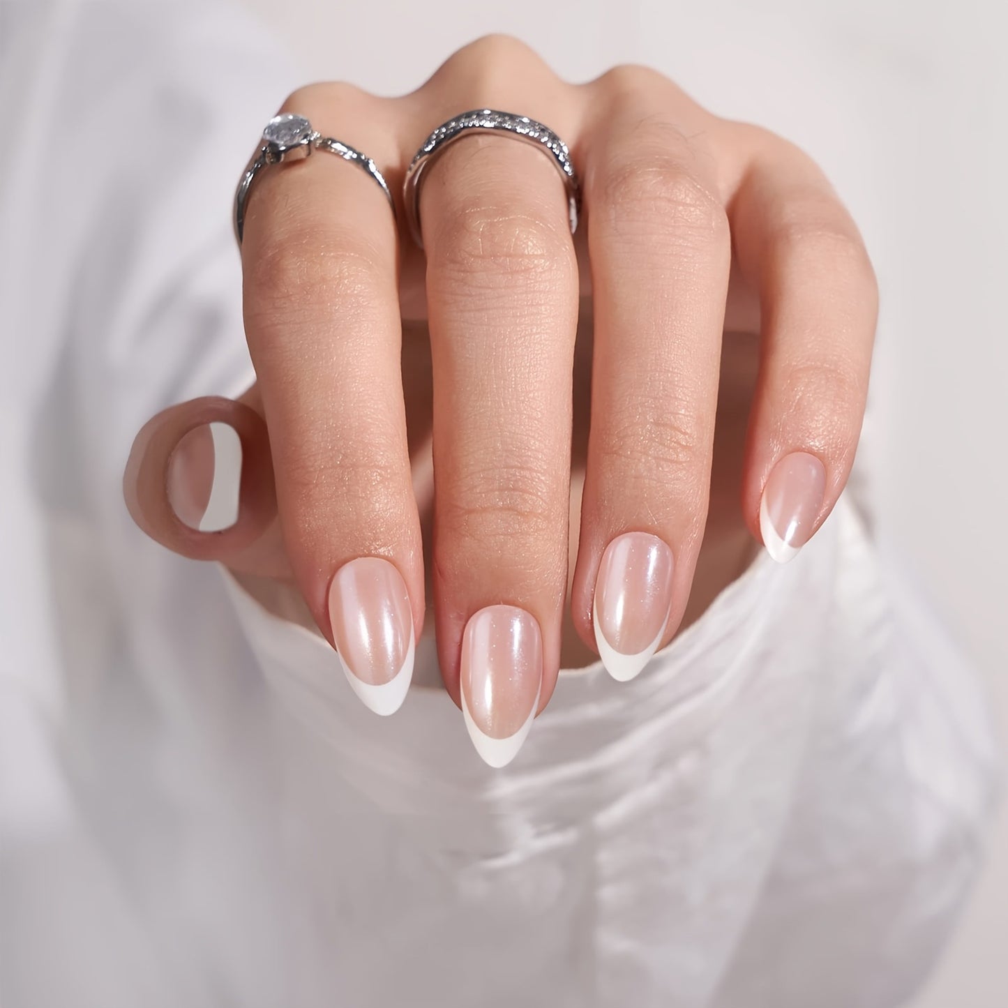 Elegante französische Tipp-Nagelerweiterungen Brehn